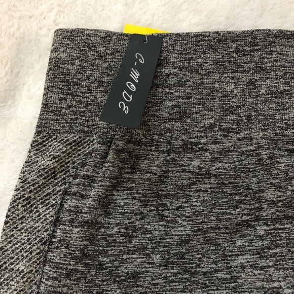 Light grey stretchy sport Women’s leggings with different textures one size - Picture 6 of 10